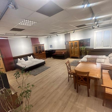 Nous Cafe & Restaurant Hotel Krumnussbaum ภายนอก รูปภาพ