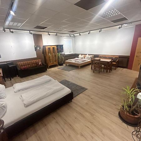 Nous Cafe & Restaurant Hotel Krumnussbaum ภายนอก รูปภาพ